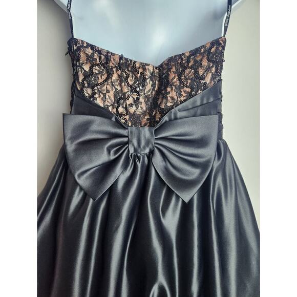 Betsey Johnson Evenings Sequined buble hem cocktail dress sz 6 NYE Holiday Y2K - Picture 5 of 12